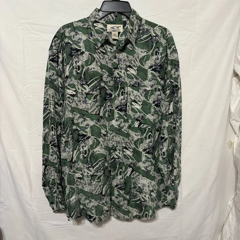 Chiamare 100% silk shirt in a green and white abstract pattern. - Picture 2 of 14